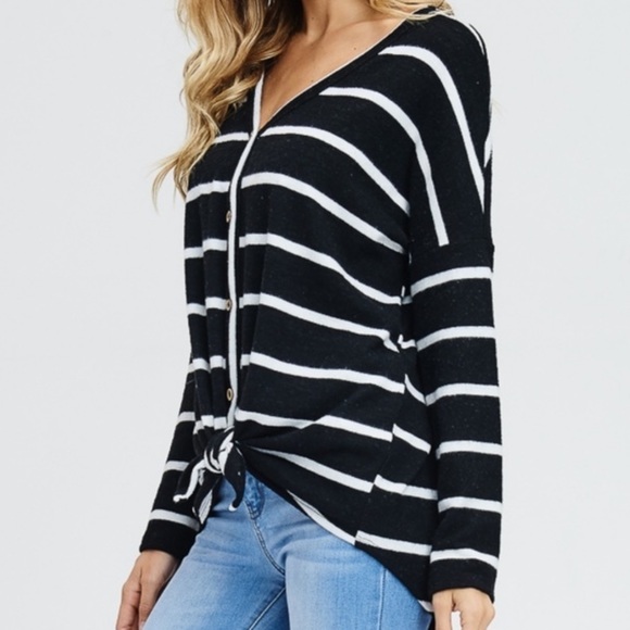 ♡ *GREY* White Birch Front Tie Shirt - Picture 3 of 8